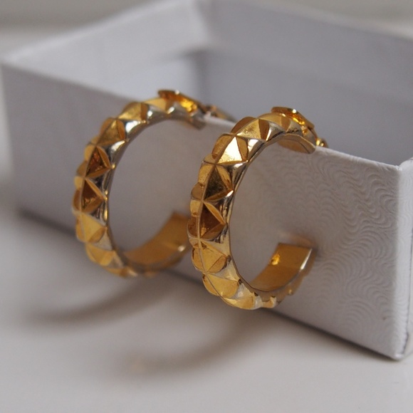 Vintage Jewelry - Textured Vintage Earrings Mix/Match 2/$10!